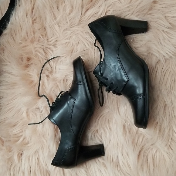 Etienne Aigner Black Heeled Shoes - Picture 1 of 6